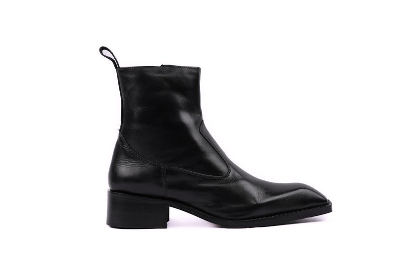 Onyx Calfskin chisel toe boots