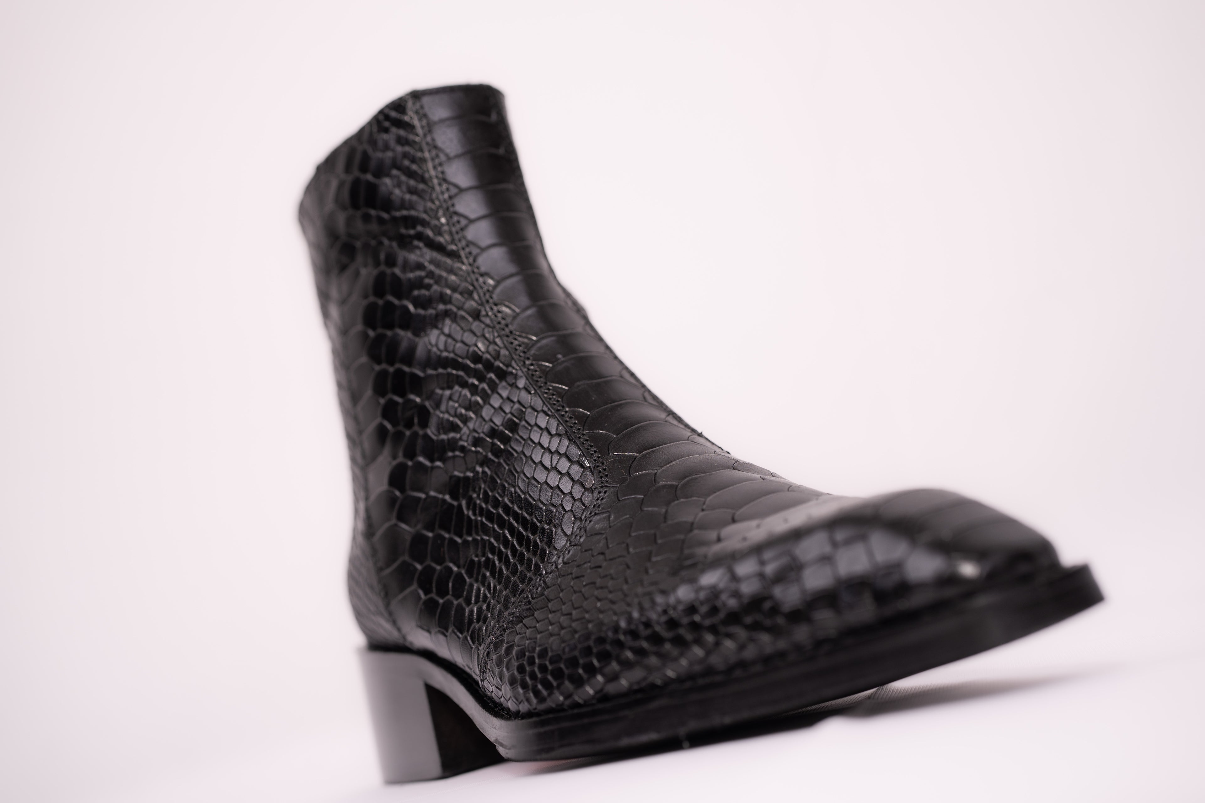 Onyx Mamba Boots