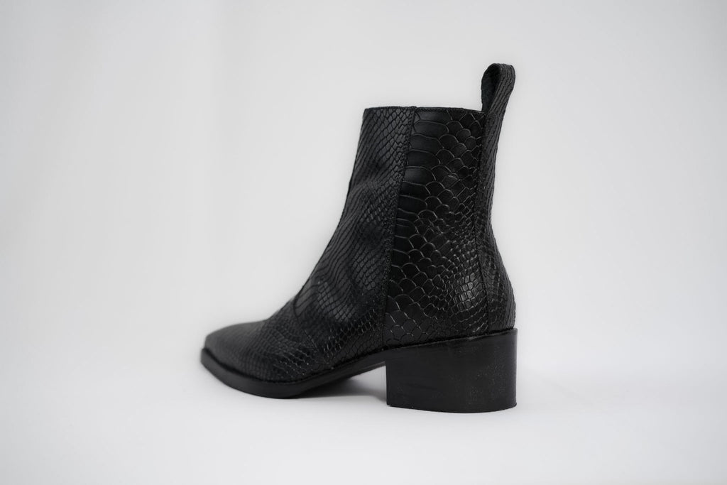 Onyx Mamba boots