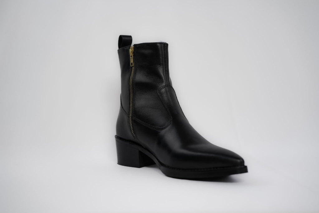 Onyx Calfskin boots