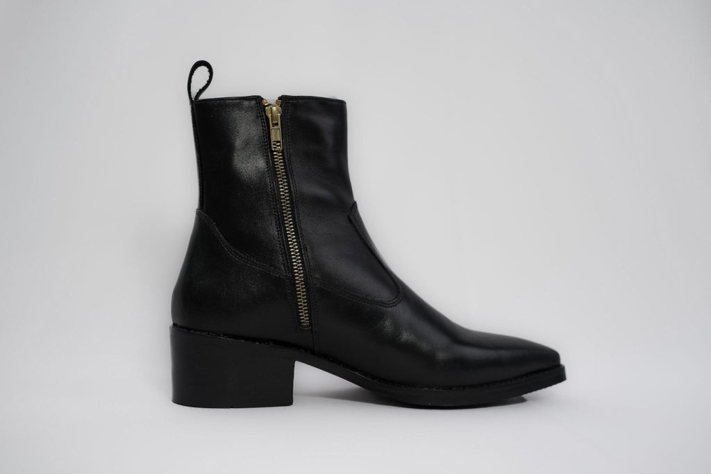 Onyx Calfskin boots