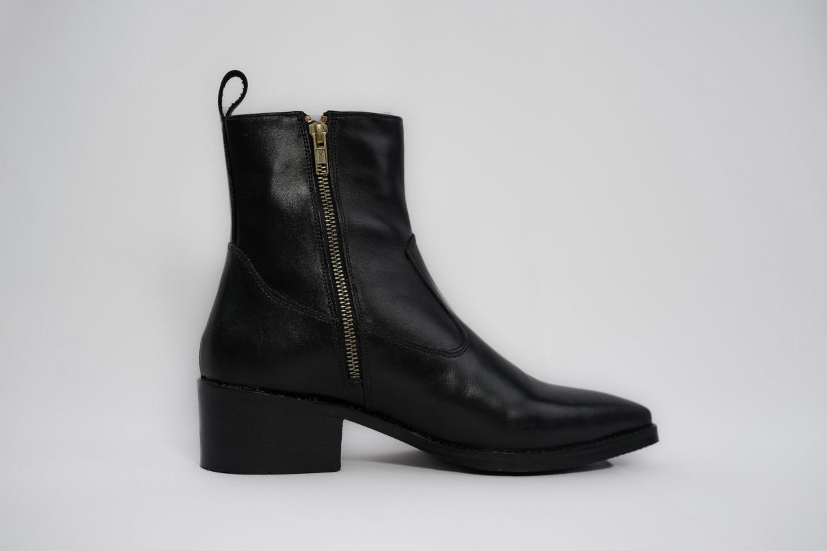 Onyx Calfskin boots