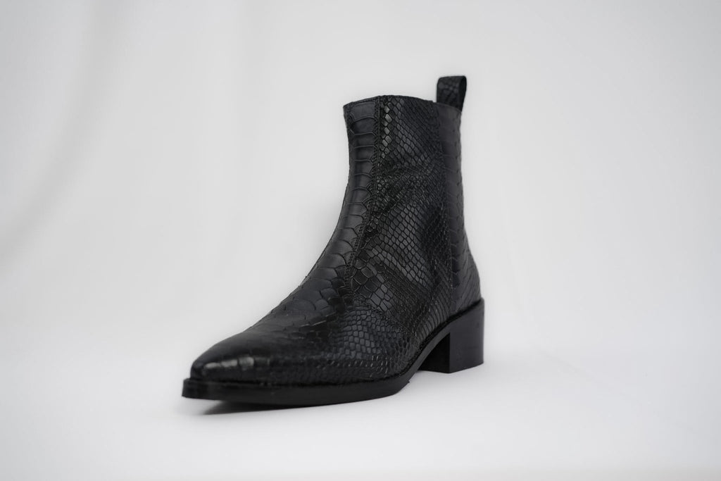 Onyx Mamba boots