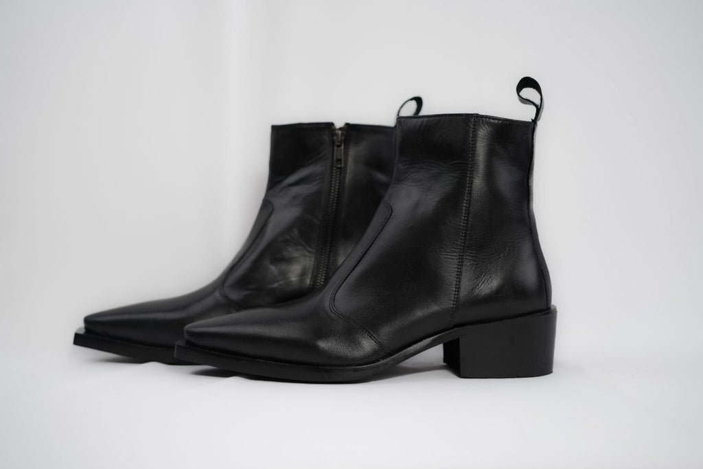 Onyx Calfskin texas boots