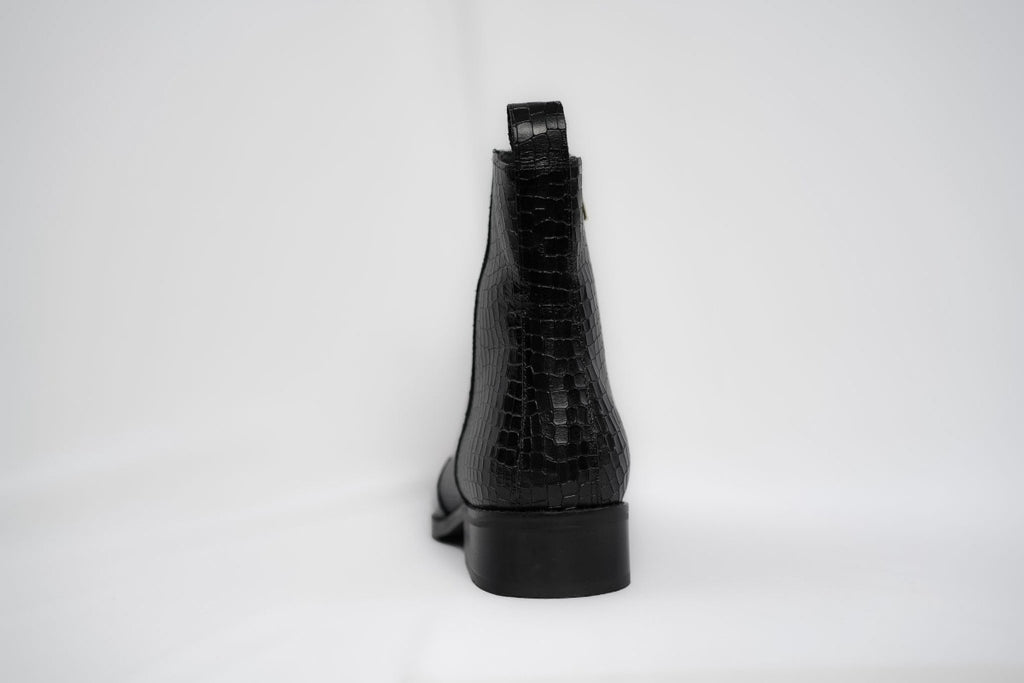 Onyx Krait chisel toe boots
