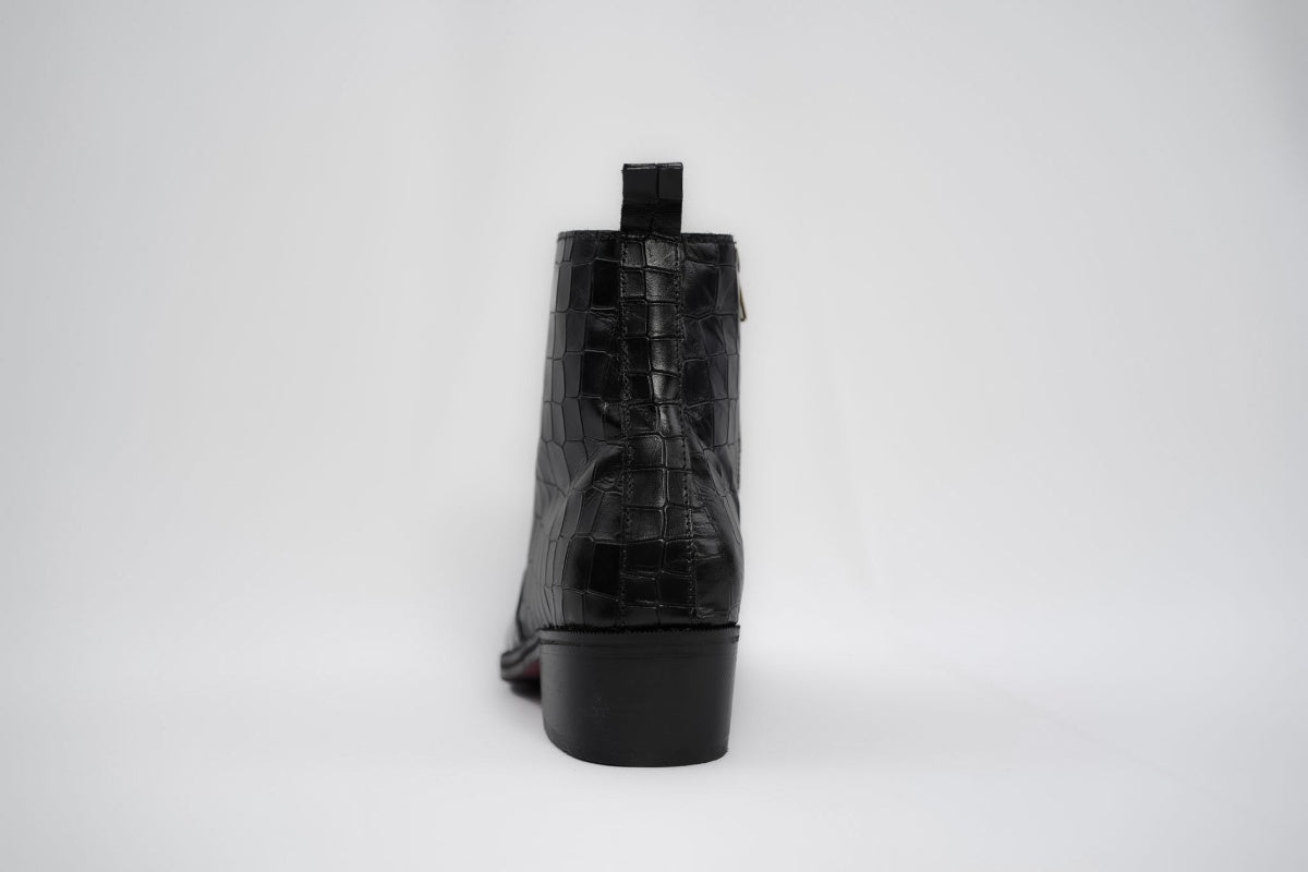 Onyx Caiman flat boots