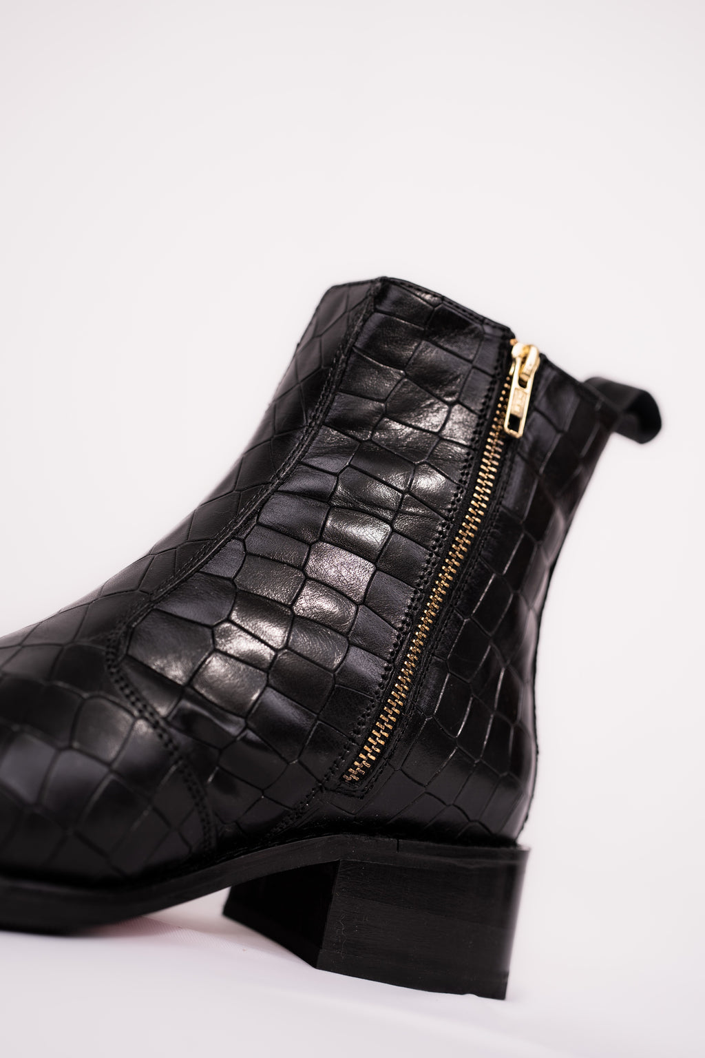 Onyx Caiman Boots