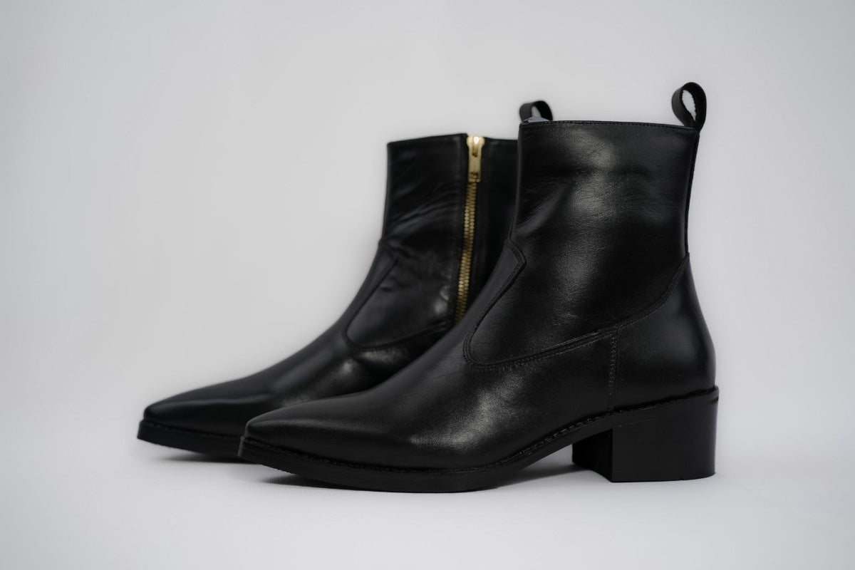 Onyx Calfskin boots