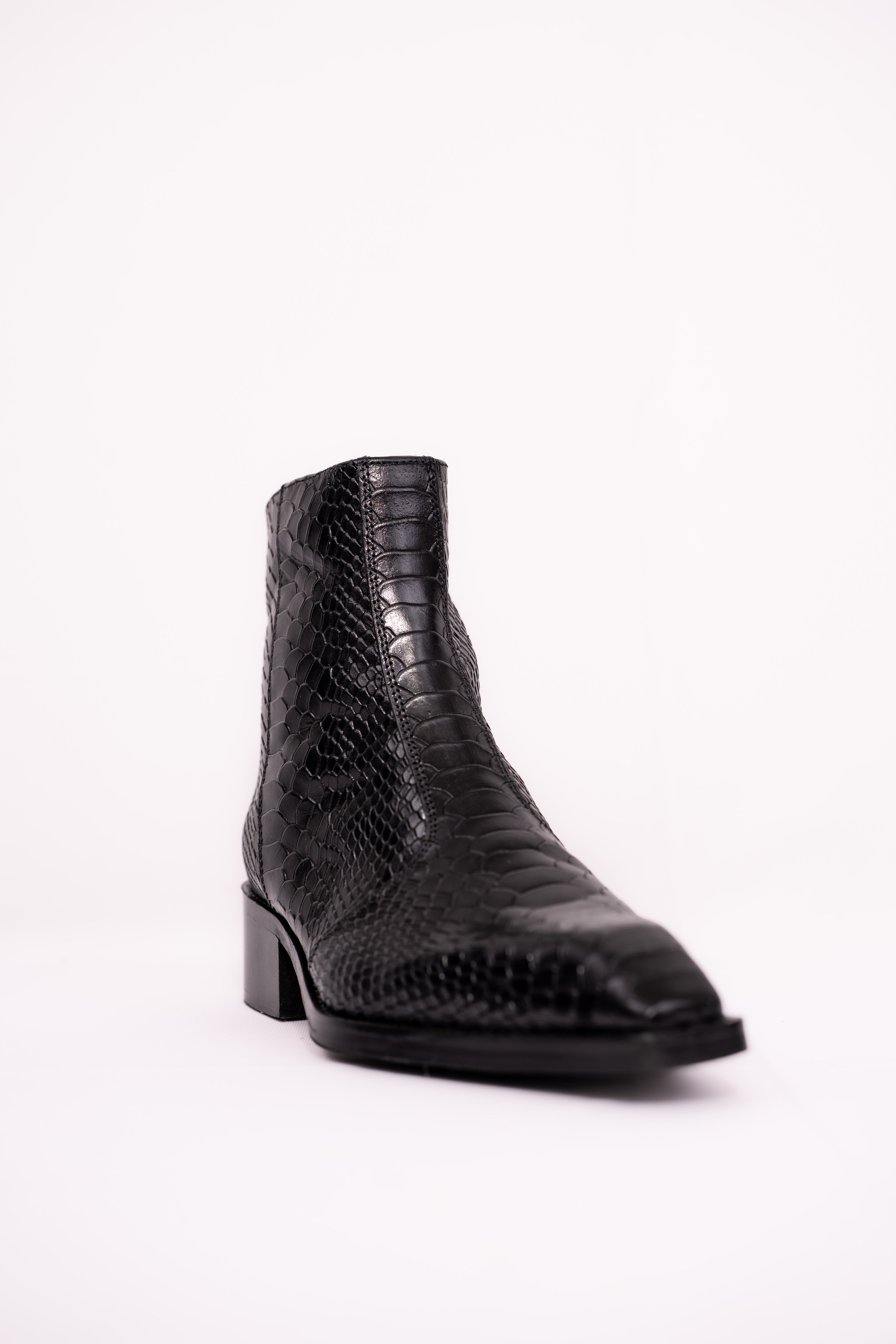 Onyx Mamba Boots